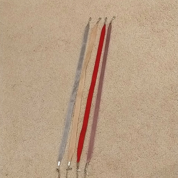 Interchangeable ribbon and pendant necklaces - Picture 4 of 6